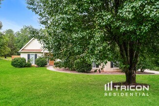 Building Photo - 101 Trailwood Ln