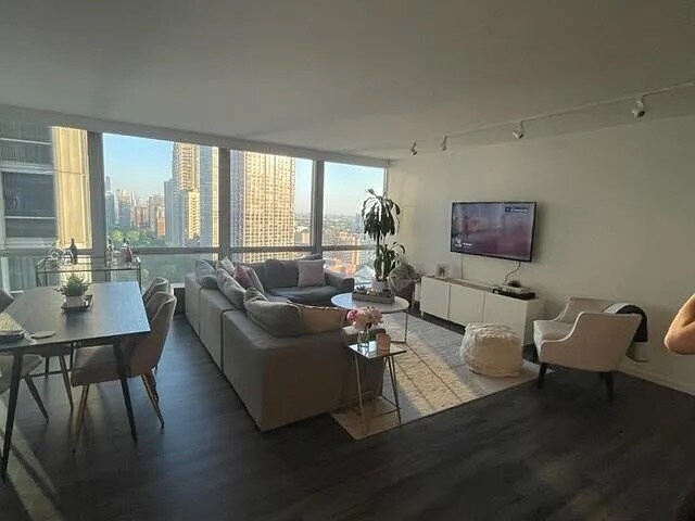 Foto del edificio - 340 W Diversey Pky