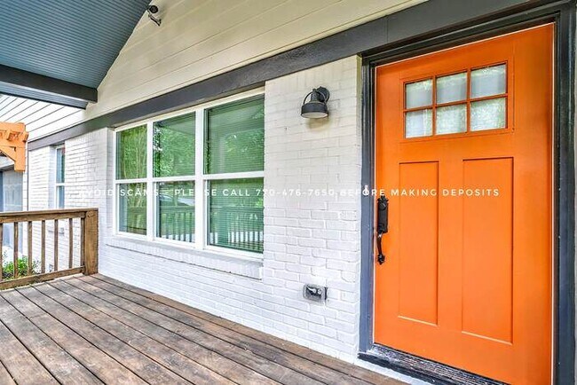 Building Photo - MASSIVE MODERN 4 BR W/ 2 MASTERS & OPEN FL...