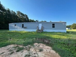 Building Photo - 538 Airport Rd