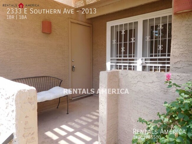 Building Photo - Modern Remodel w/ Loft Above Gorgeous Kitc...