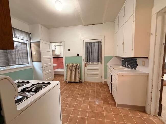 Building Photo - 1701 1st Ave N