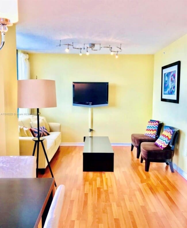 Building Photo - 1330 West Ave