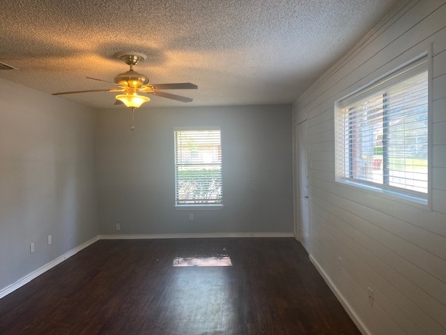 Building Photo - 111 Willow Creek Ct