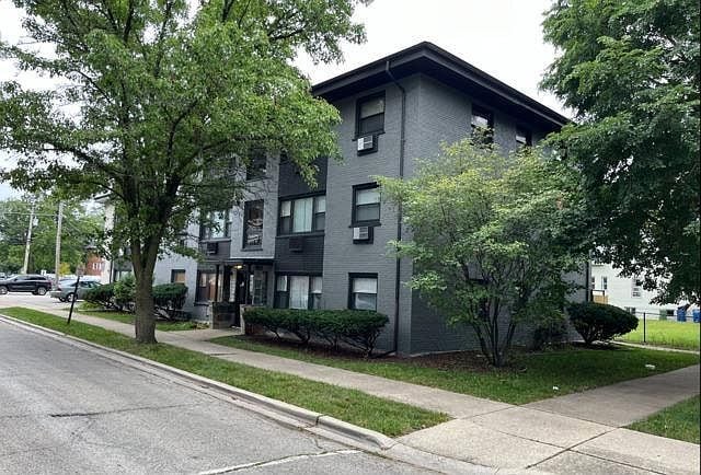 Primary Photo - 7200 Adams St