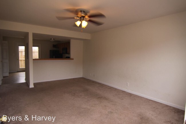 Building Photo - 116 Coyote Ct