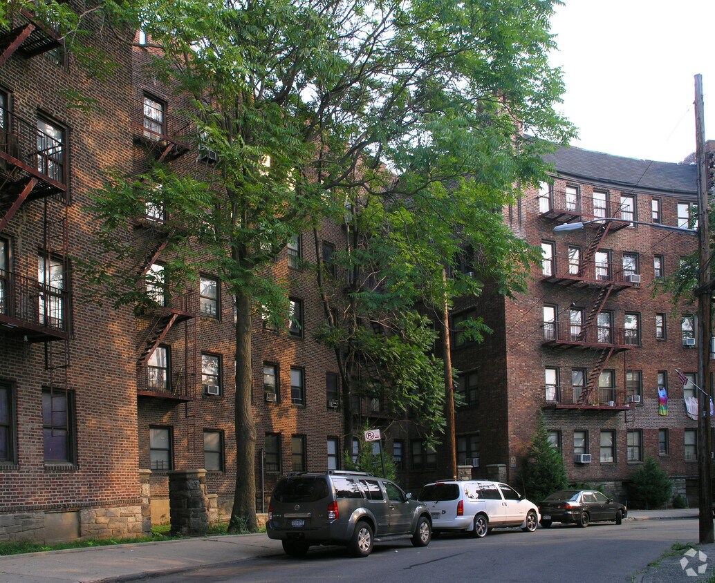 Foto del edificio - 3451 Giles Pl