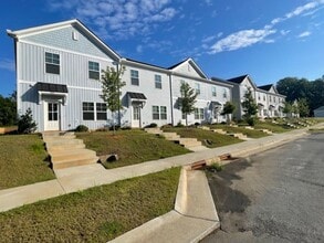 Building Photo - 108 Dogwood Vlg Trl