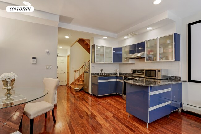 Building Photo - 124 Nassau St