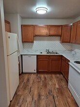 Building Photo - 907 Tayco St