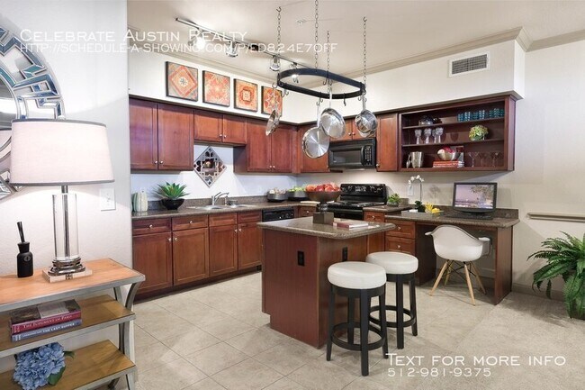Building Photo - 10 X Living at Grandview