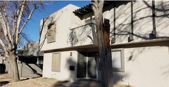 Foto del edificio - 1336 N Jones Blvd
