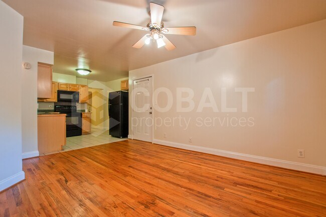 Foto del edificio - 2021 Fowler St NE