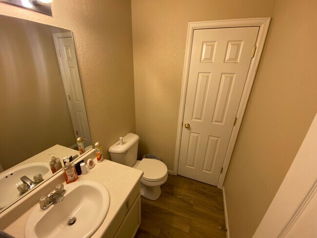 Building Photo - Great Home in Fountain!