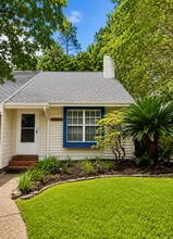 Building Photo - 3011 Richview Park Cir S