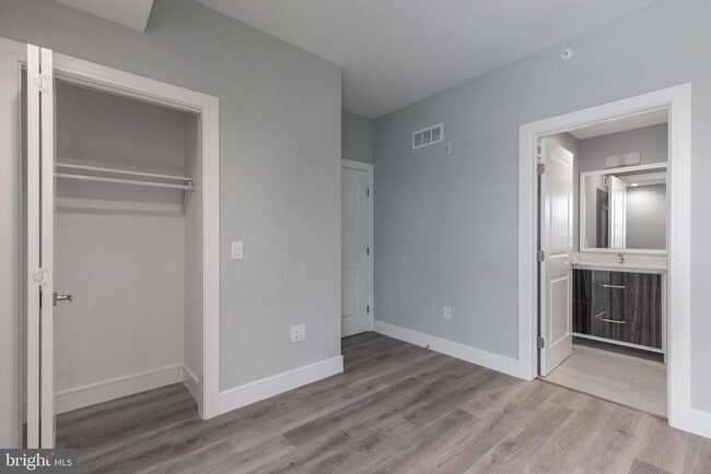 Building Photo - 1222 N Marshall St