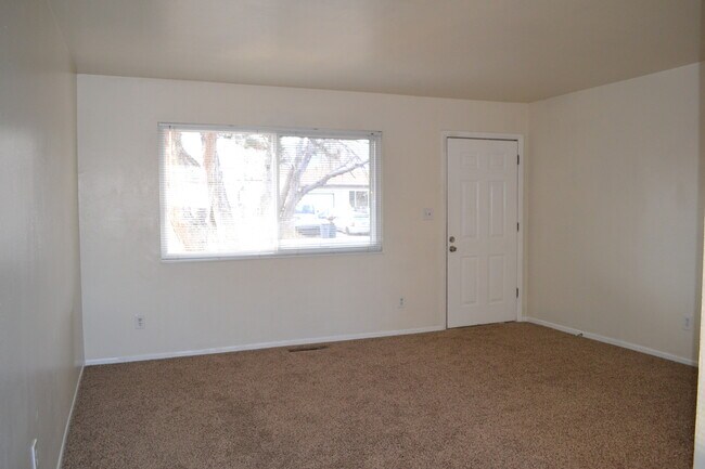 Foto del edificio - Ranch Style Home 3 beds, 1 bath close to F...