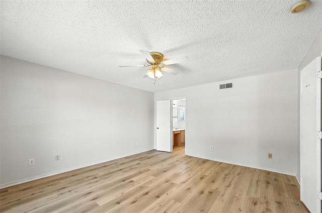 Foto del edificio - 615 Burchshire Ln