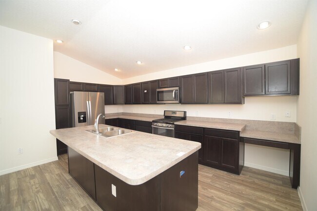 Building Photo - 5861 Marsh Ct