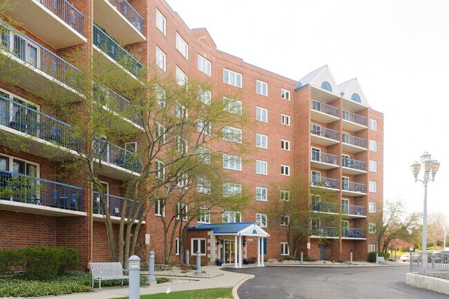 Foto del edificio - 7120 N Milwaukee Ave
