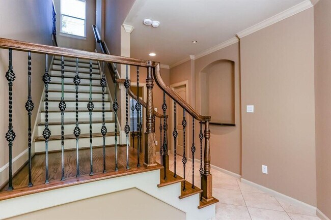 Foto del edificio - Stylish 3-Bedroom Home in Prime Houston Lo...