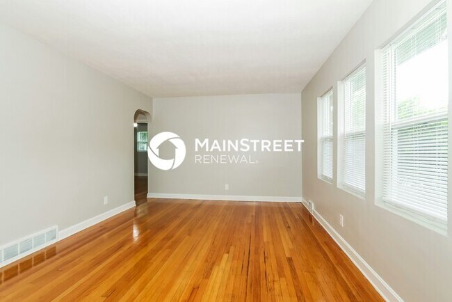 Foto del edificio - 3 Bedroom Pet-Friendly Home in Louisville,...