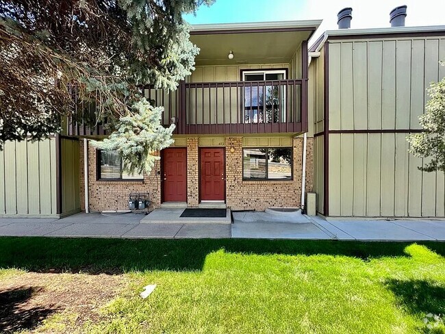 Front Door and Balcony - 570 Vance St