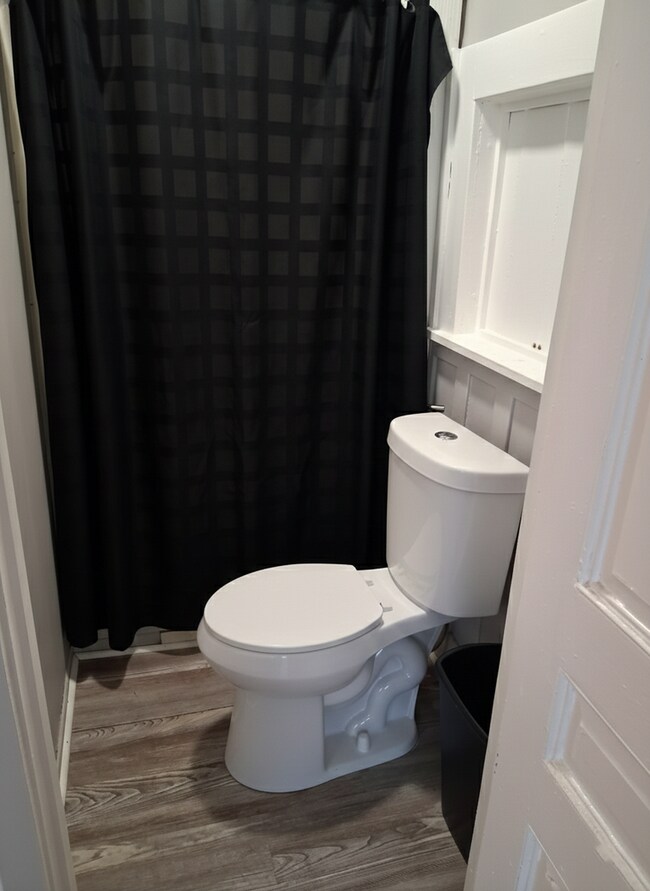 Foto del edificio - Compact Convenience: Efficiency Studio Next to Hospital, Utilities Included