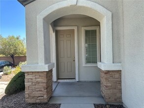 Building Photo - 6712 Canyon Maple St