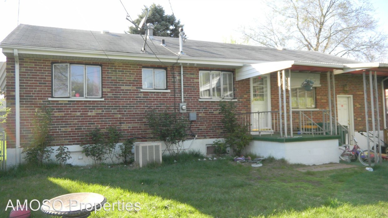 Building Photo - 9350 Melanie Dr