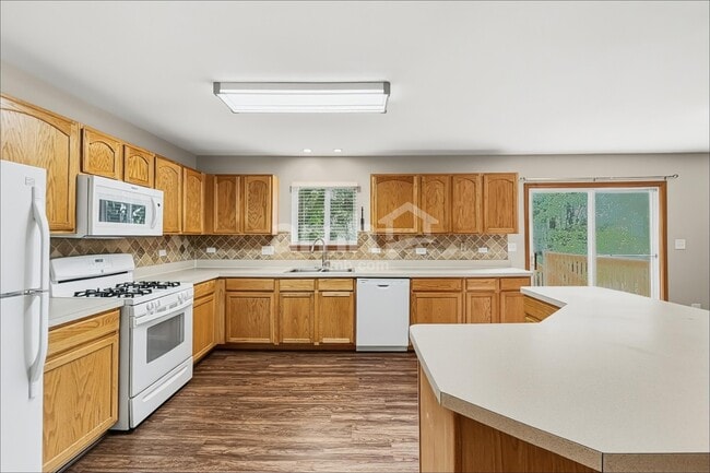 Building Photo - 3229 Kenilworth Ln