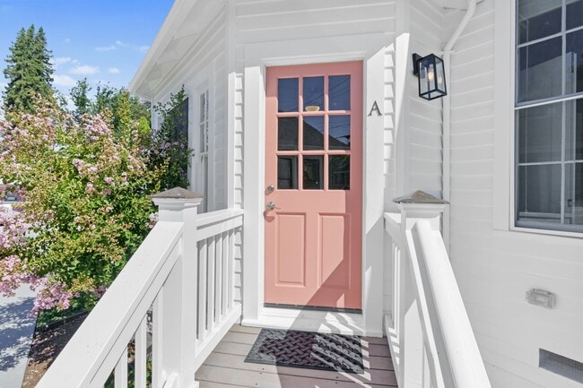 Building Photo - 547 Randolph St