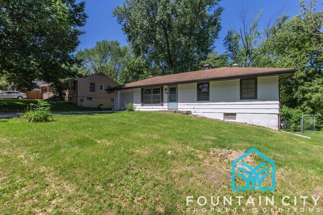 Building Photo - 1808 N Kiger Rd