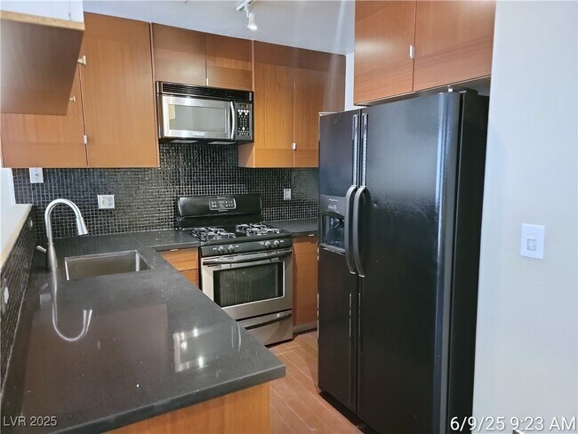 Foto del edificio - 2528 Sierra Bello Ave