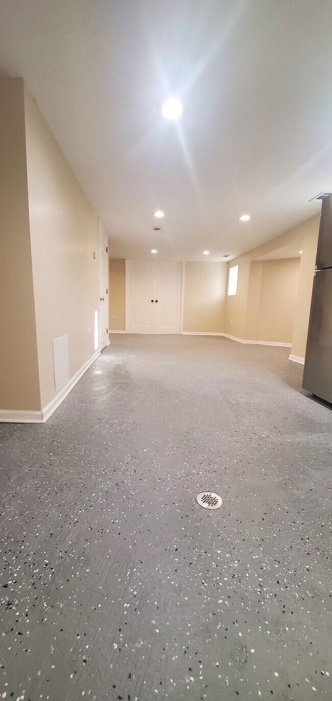 Foto del edificio - 3658 W Cortland St