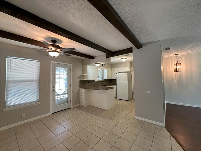 Building Photo - 5704 Cedardale Dr