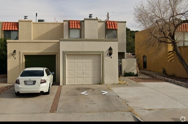 Building Photo - 336 Villa Place