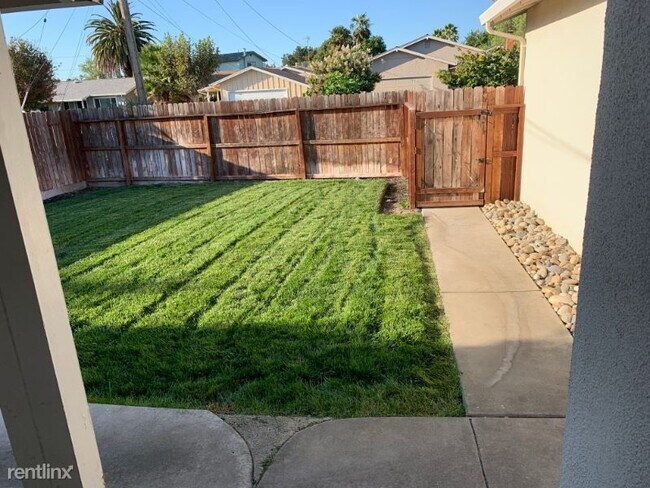 Foto del edificio - 4 br, 2 bath House - 3536 Falcon Dr
