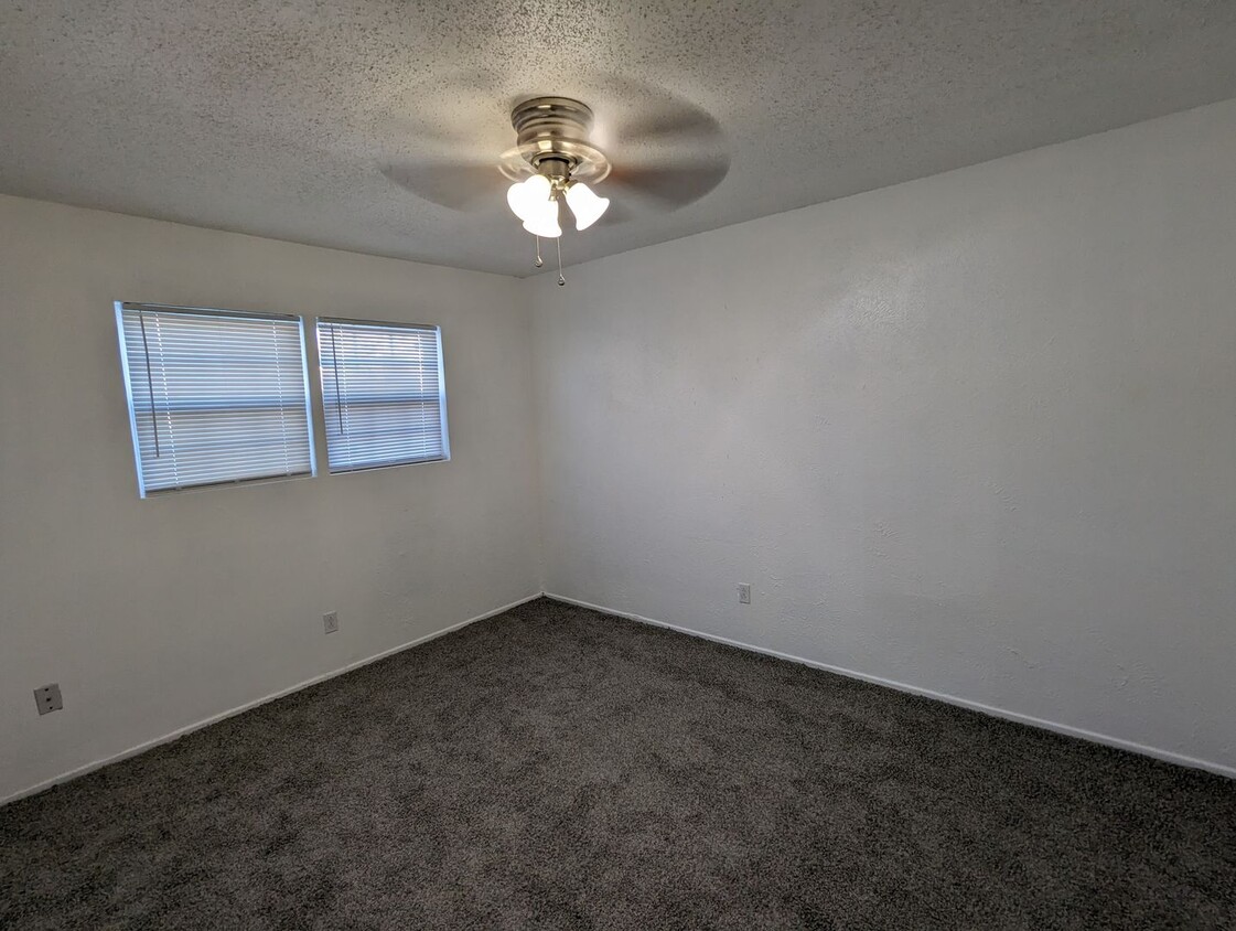 Foto principal - 535 42nd St