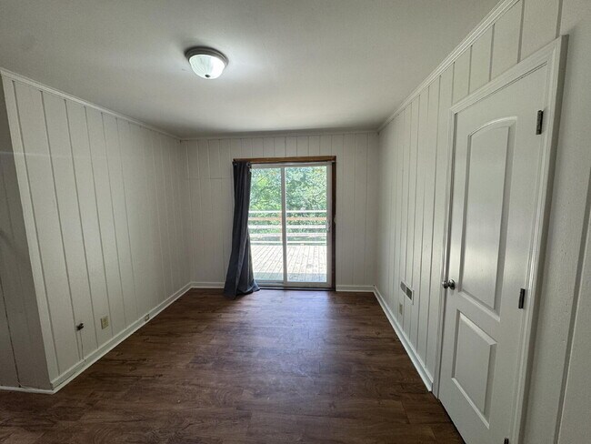 Foto del edificio - 3-Bedroom, 1 Bath Home Close to Downtown & MSU