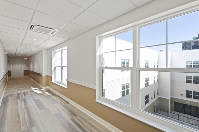 Foto del edificio - Rose St. Senior