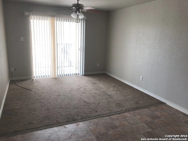 Foto del edificio - 112 Lone Oak Dr