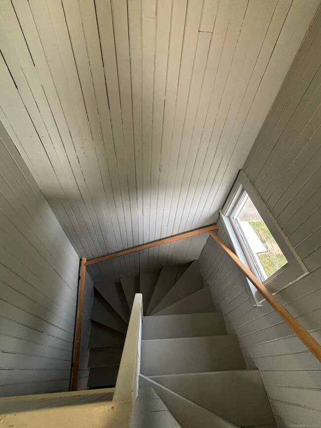 Building Photo - 143 Brown St