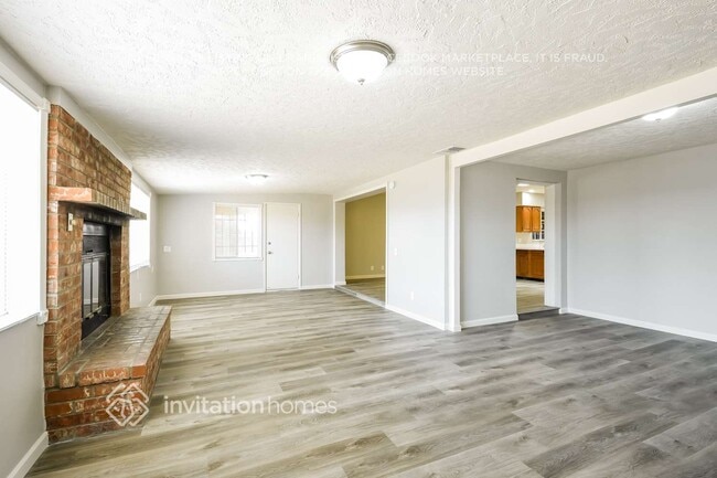 Building Photo - 2239 W Shady Glen Ave