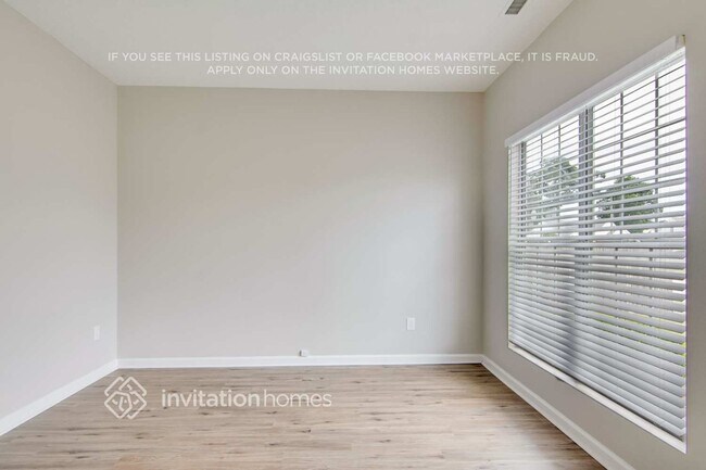 Foto del edificio - 3004 Riverbrooke Dr