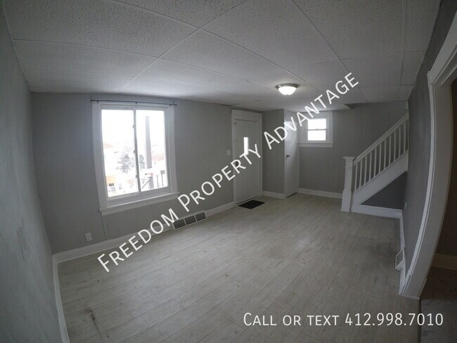 Foto del edificio - 716 St Clair Ave