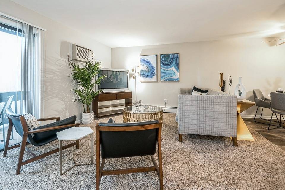 ReNew Woodlake Apartments 5001 Byron Center Ave SW Wyoming, MI