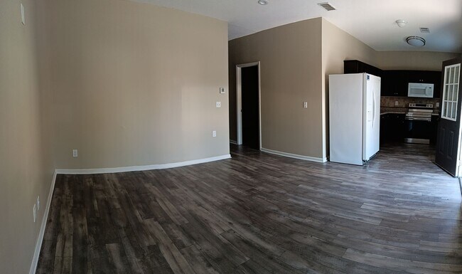 Foto del edificio - 4 BD/4 BA
