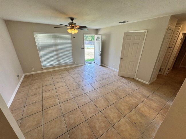 Building Photo - 4748 Suburban Dr