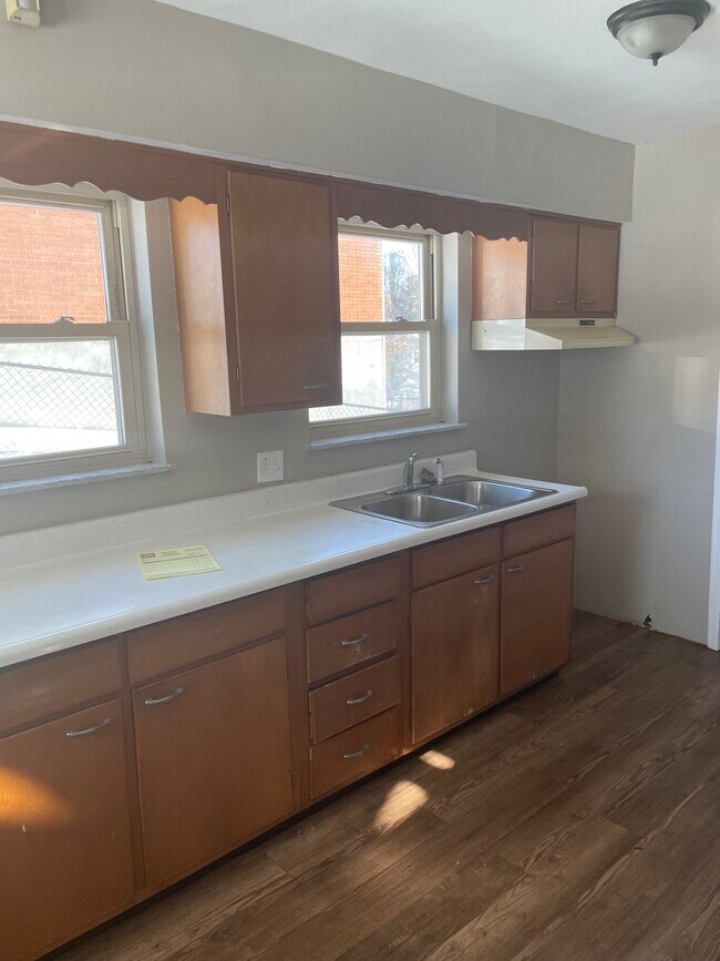 Foto del edificio - 4555 E 4th St